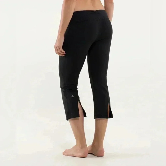 lululemon athletica Pants - Lululemon Black Yoga Pants Womens  Workout Gather & grow crop capri Size 8